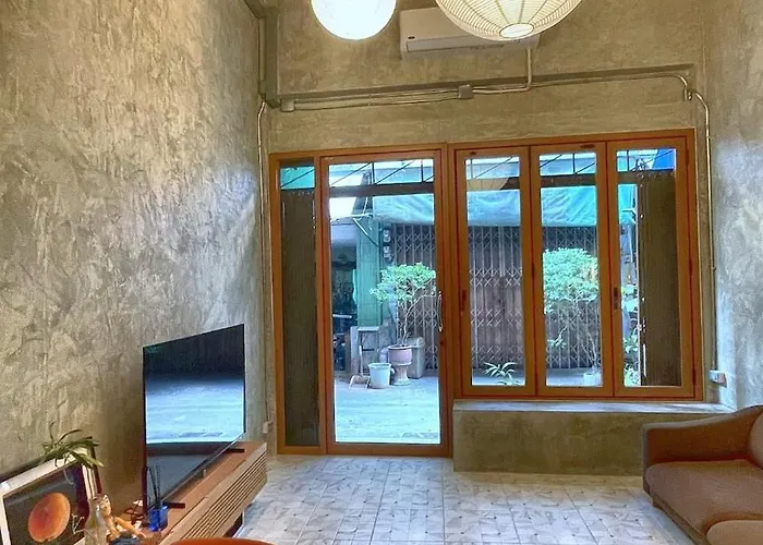 Apartment Bann Taladnoi *